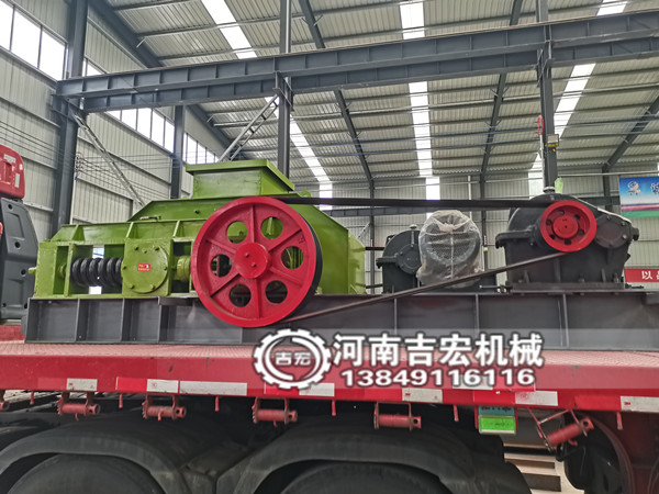 破碎柏油路的設(shè)備叫什么,為什么不選用其他設(shè)備？